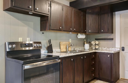 Duck Creek Village Cabin | COZY🏡CABIN NEAR⛰BRIAN HEAD☀️ZION🌄BRYCE CANYON 🏞WITH📡Wi-Fi 🐶 PET FRIENDLY