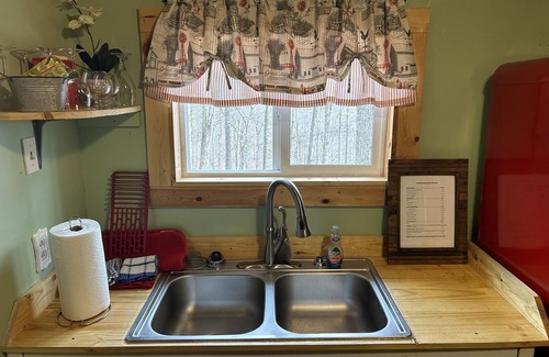 Ray Cabin | Cozy cabin near hocking hills & tar hollow state park atvs & pets welcomed