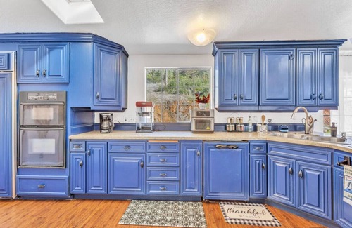 Pilot Hill Cabin | Cozy Cabin on 10 acres