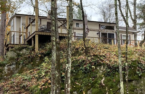 Loretto Cabin | Cozy Cabin on atv/snowmobile trail.