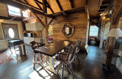 Jasper Cabin | Cozy cabin on Jasper side of Smith Lake. Close to all amenities!