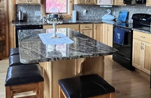 Lodi Condo | Cozy Cabin on Lake Wisconsin nSkiing, Fishing & Hiking Retreat