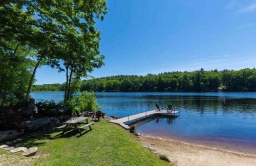 Barrington Cabin | Cozy Cabin on Private Lakeside Beach
