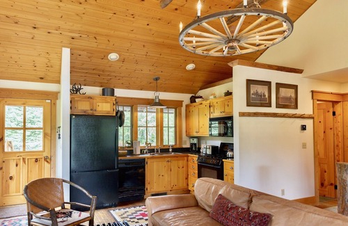 Coram Cabin | Cozy Cabin on Private Ranch Near West Entrance to Glacier National Park