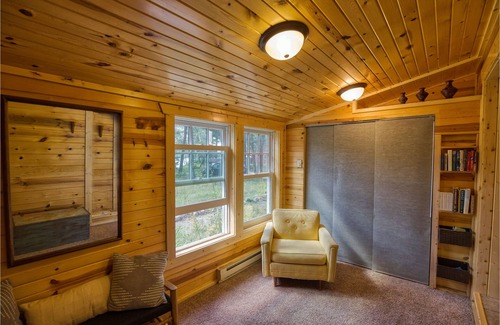 Hayward Cabin | Cozy Cabin on Secluded Peninsula