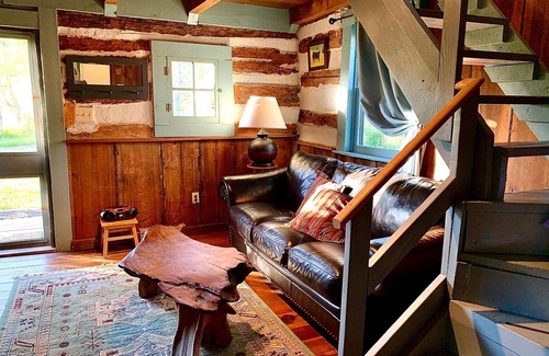 Lexington Cabin | Cozy Cabin on Shenandoah Farm