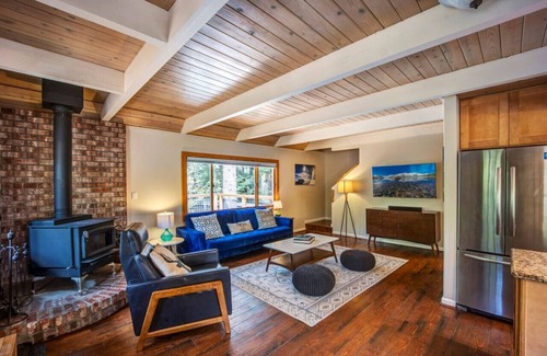 Pioneer Trail House | Cozy Cabin on Brule - Hot Tub + AC + Pool Table