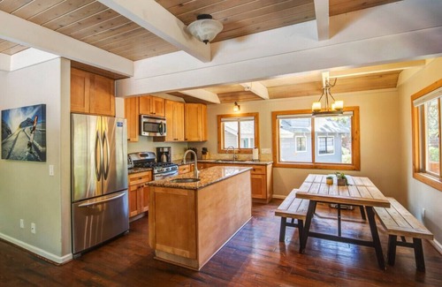 Pioneer Trail House | Cozy Cabin on Brule - Hot Tub + AC + Pool Table