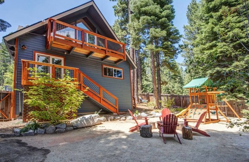 Pioneer Trail House | Cozy Cabin on Brule - Hot Tub + AC + Pool Table