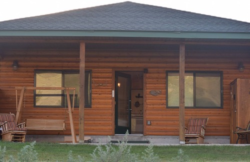 Gardiner Cabin | Cozy Cabin on Yellowstone River