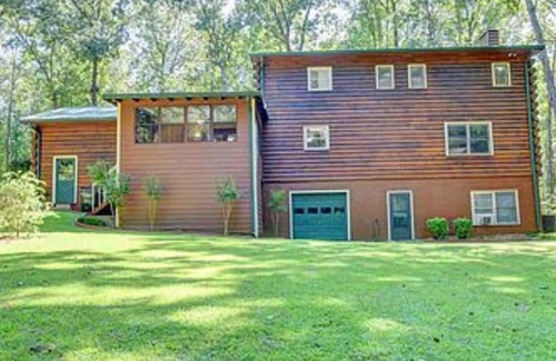 Snellville Cabin | **Cozy Cabin Perfect for Large Groups and Events**