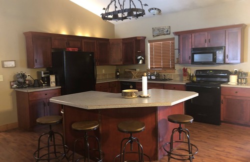 McCall Cabin | Cozy cabin perfect for family gatherings, great location in McCall!