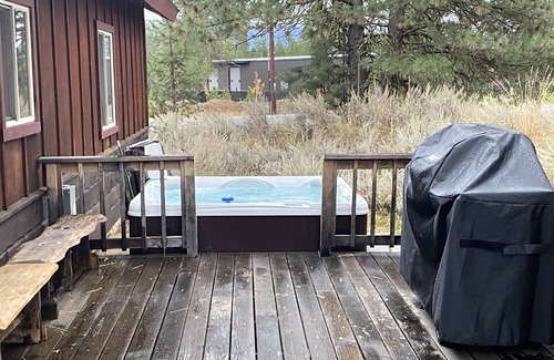 McCall Cabin | Cozy cabin perfect for family gatherings, great location in McCall!