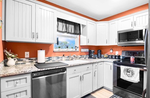 Newport Cabin | Cozy cabin retreat w/hot tub and fenced yard. Pet-Friendly!