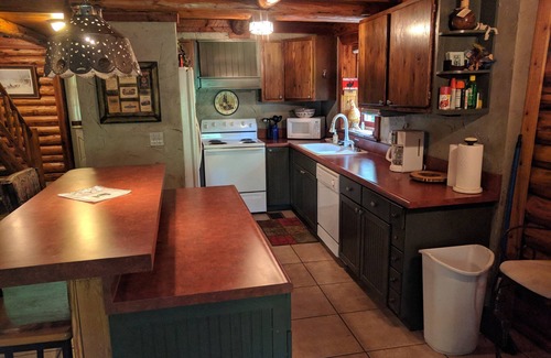 Canyon Lake Cabin | Cozy Cabin - Riverfront, Fishing Tubing Rafting Hiking