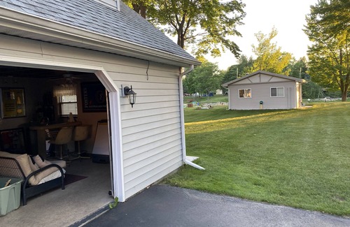 Alger House | Cozy Cabin Setting - Secord Lake (kayaking) - ORV Trails & Golf Courses nearby