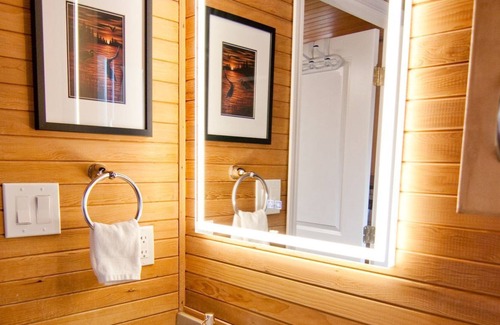 Black Creek Cabin | Cozy Cabin steps from the Oyster River