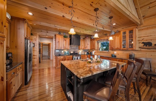 Sevierville Cabin | Cozy Cabin Style Lake House