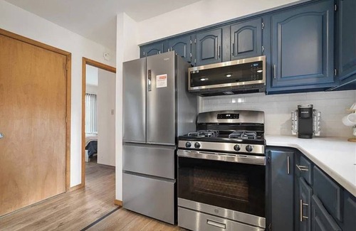East Stroudsburg Cabin | Cozy Cabin @ The Poconos! Close to Ski Mountains