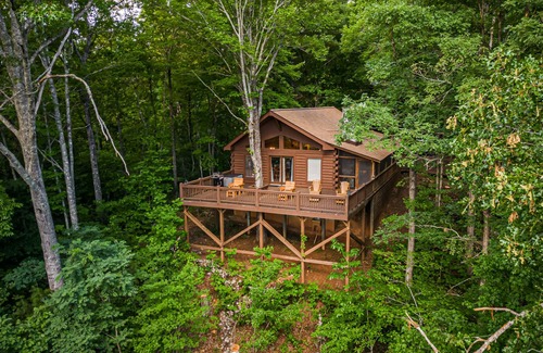 Whittier Cabin | Cozy Cabin w/Hot Tub & Epic Smoky Mountain Views