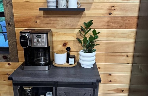Centerville Cabin | Cozy Cabin With Hot Tub Country Setting