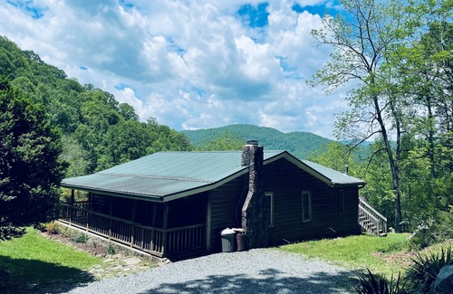 Robbinsville House | Cozy Cabin With Incredible Views - Hikers/Bikers/Anglers/Hunters Welcome