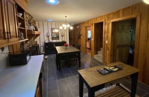 Mountain Home Cabin | Cozy Cabin with 2 fireplaces and close to town