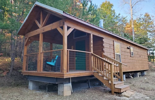 Mill Spring Cabin | Cozy cabin with WiFi and AC in charming Mill Spring