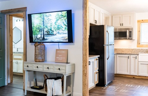 North Fork Cabin | Cozy CaliCabin bordering the Sierra National Forest, Bass Lake and Yosemite