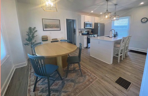 West Columbus House | Cozy Campbell Bungalow In Franklinton