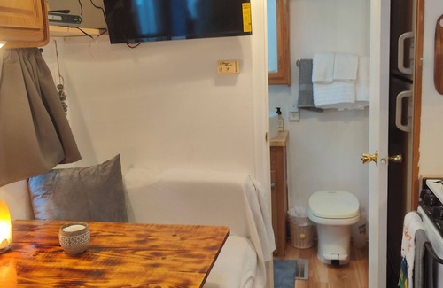 Greentown House | Cozy camper, a few miles from Lake Wallenpaupack, Ledgedale Recreation Area.