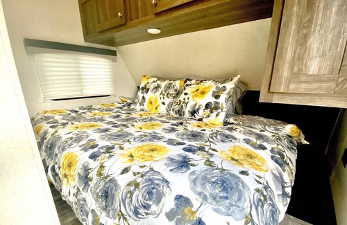Northside House | Cozy Campfire Camper Stay