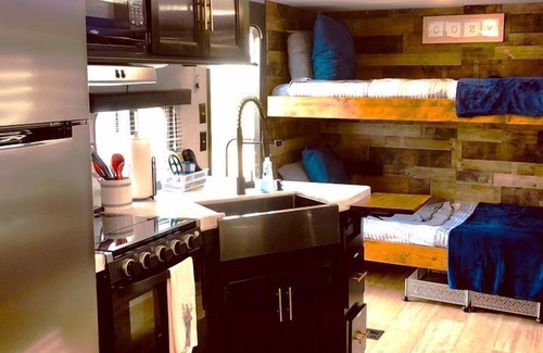 Dripping Springs House | Cozy Caravan in Texas for Romantic Getaways to Nature