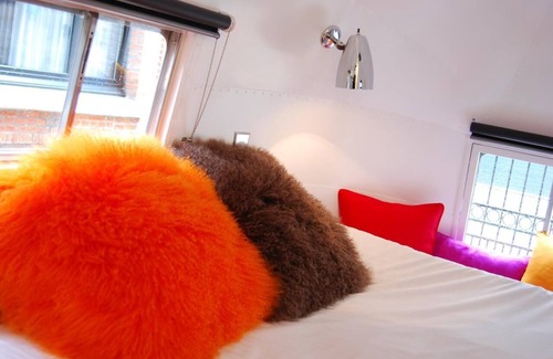 Sint-Gillis House | Cozy Caravan with WiFi in The Vintage Hotel Brussels