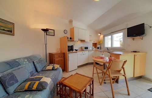 Carnac Villa | Cozy Carnac Beachside House - 2 Rooms, Terrace, Parking, Pet-Friendly