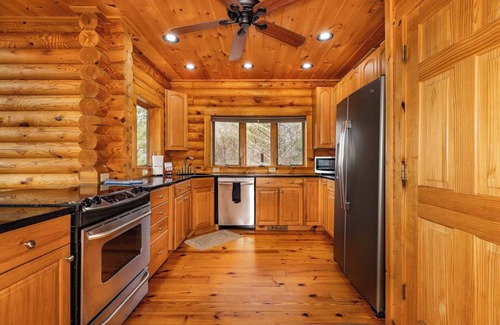 Purlear Cabin | Cozy Carolina Cabin S