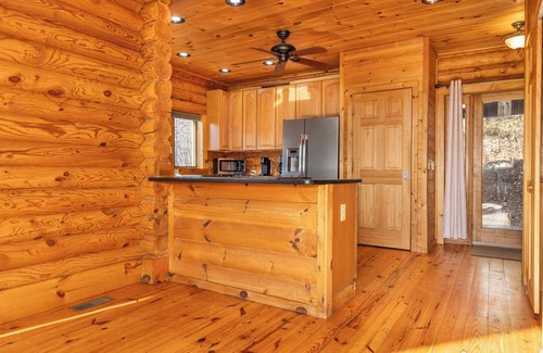 Purlear Cabin | Cozy Carolina Cabin S