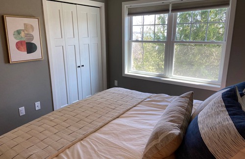 Baileys Harbor House | Cozy carriage house a 5 minute walk to all downtown Baileys Harbor has to offer!