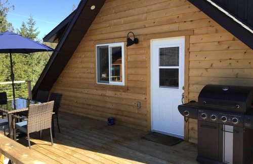 British Columbia Interior Apartment | Cozy carriage house apartment with gorgeous Mount Ida views.