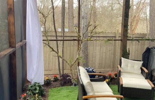 Conway Cottage | Cozy Carriage House in Conway with Private Hot Tub