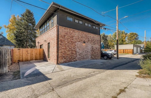 Sloan Lake House | Cozy Carriage House in Sloans Lake