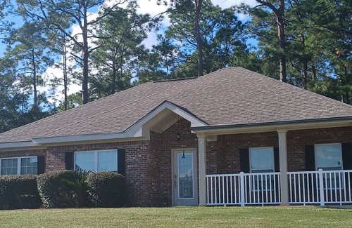 Mobile House | Cozy Casa on the Hill-Mins to South Campus, RTJ Golf, Tennis Courts, I-65