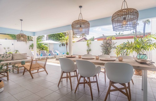Oranjestad Villa | Cozy Casa! Tasteful villa with private pool!