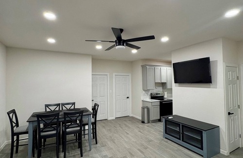 San Antonio Apartment | Cozy Casita in charming San Antonio Close to sea world- downtown-fiesta Texas