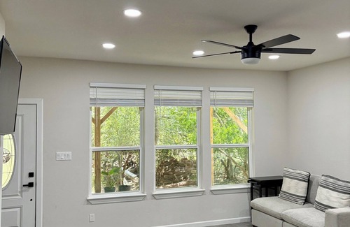 San Antonio Apartment | Cozy Casita in charming San Antonio Close to sea world- downtown-fiesta Texas