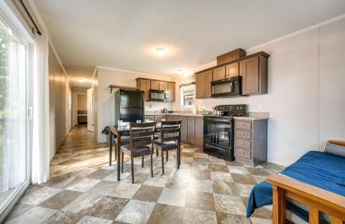 Cassopolis House | Cozy Cassopolis Cabin, Near Parks and Golfing!