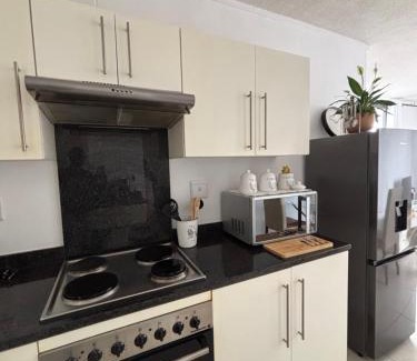 Windhoek Central Apartment | Cozy CBD Apartment - Windhoek