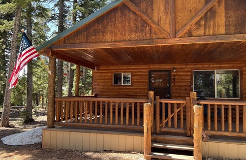 Meadow View Heights Cabin | Cozy Cedar Mountain Cabin near lakes and National Parks