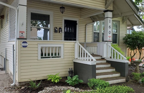 Central Area House | Cozy Cellar Retreat in 1900's Bungalow