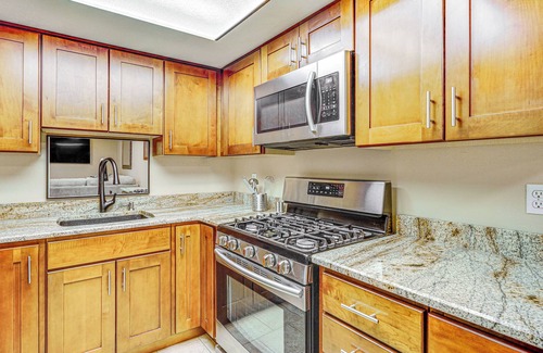 East Central Condo | Cozy & Centrally Located SLC Condo w/Balcony!